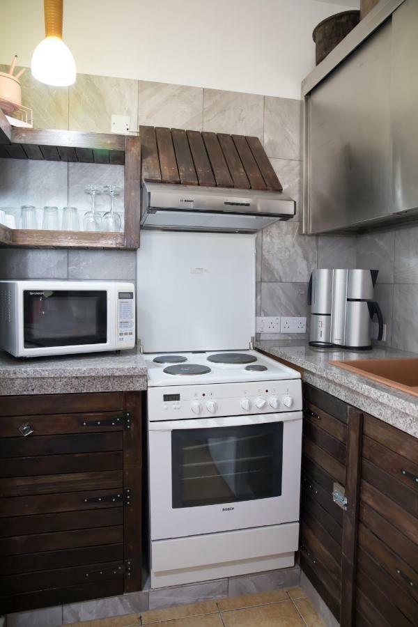 Mp Cozy Apartment Near The Sea Paphos Exterior photo