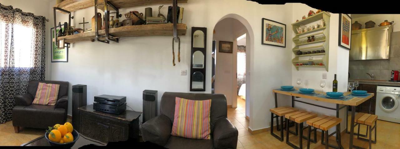 Mp Cozy Apartment Near The Sea Paphos Exterior photo